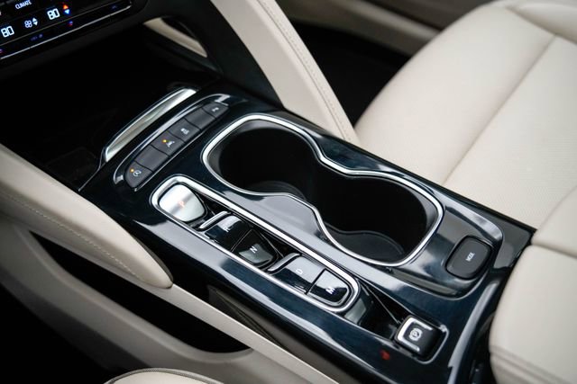 Used 2022 Buick Envision Essence w/ Safety Package image 32