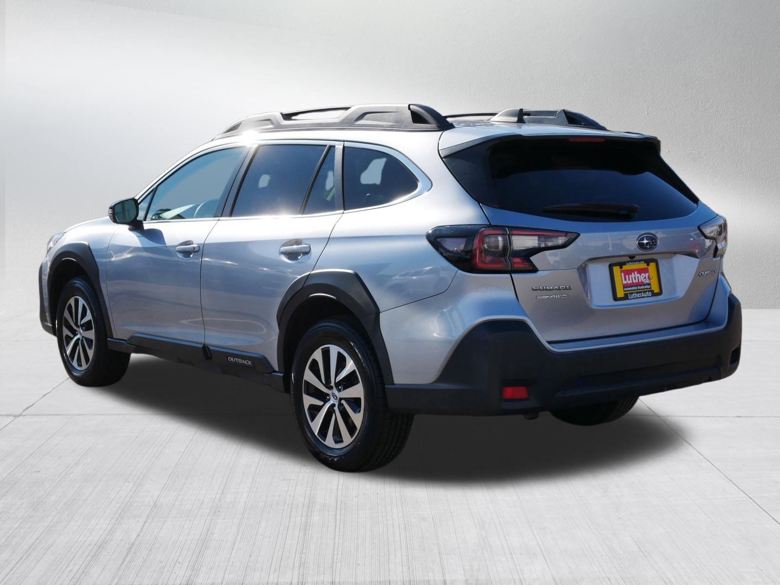 Used 2023 Subaru Outback Premium AWD/4WD image 5