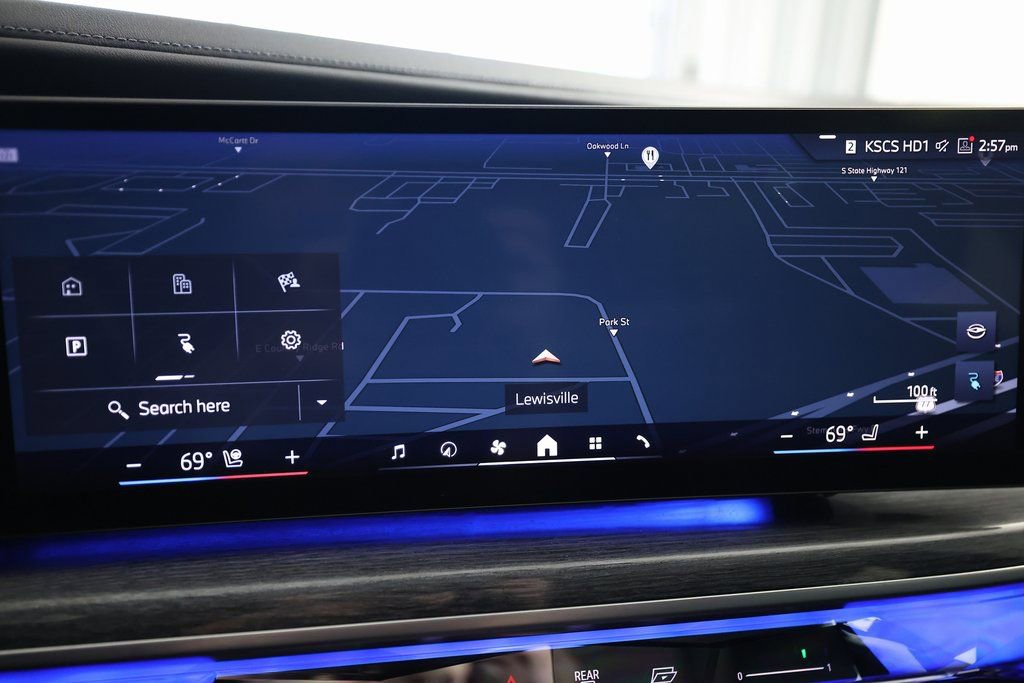 Used 2023 BMW i7 xDrive60 image 32