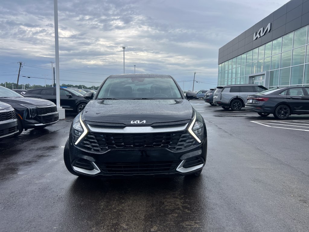 Certified 2023 Kia Sportage EX FWD image 9