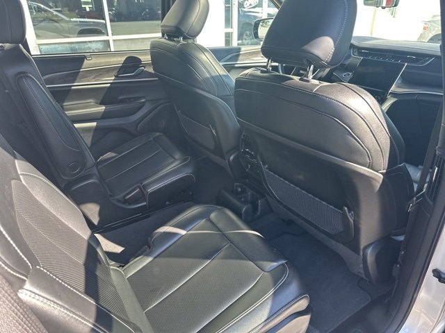 Used 2024 Jeep Grand Cherokee L Limited w/ Luxury Tech Group II image 29
