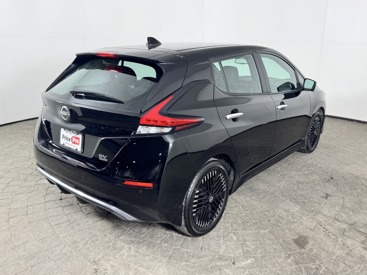 Used 2025 Nissan Leaf SV Plus image 6