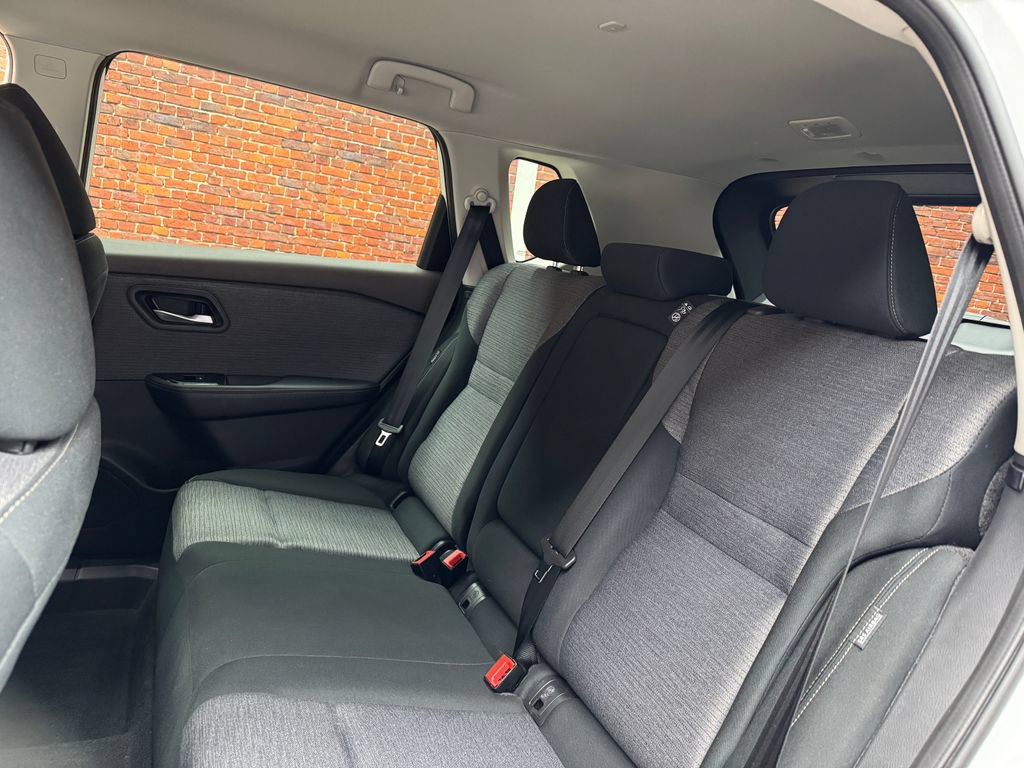 Used 2023 Nissan Rogue SV AWD/4WD image 26