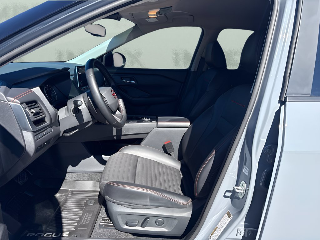 Used 2025 Nissan Rogue SV w/ Rock Creek Premium Package AWD/4WD image 9