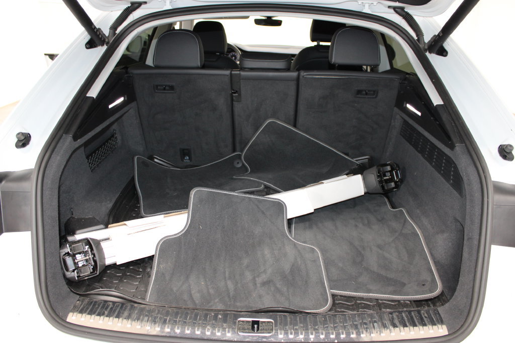 Used 2023 Audi Q8 Premium w/ Convenience Package AWD/4WD image 14