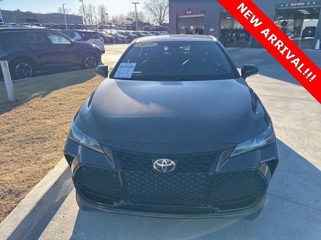 Used 2019 Toyota Avalon Touring image 2