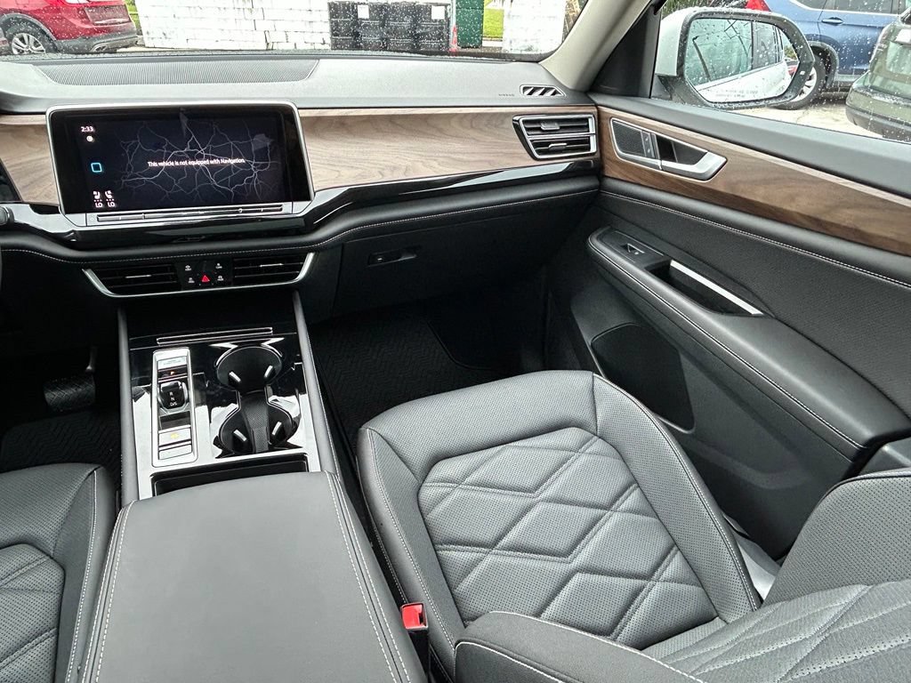 Certified 2026 Volkswagen Atlas SE FWD image 11
