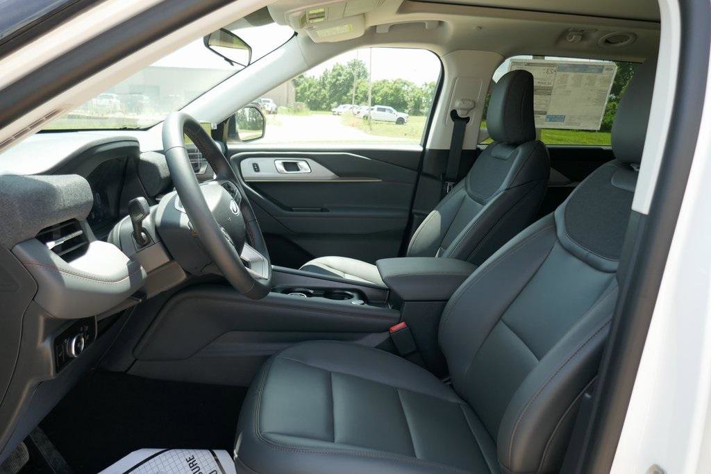 New 2025 Ford Explorer Active w/ Active Comfort Package image 15