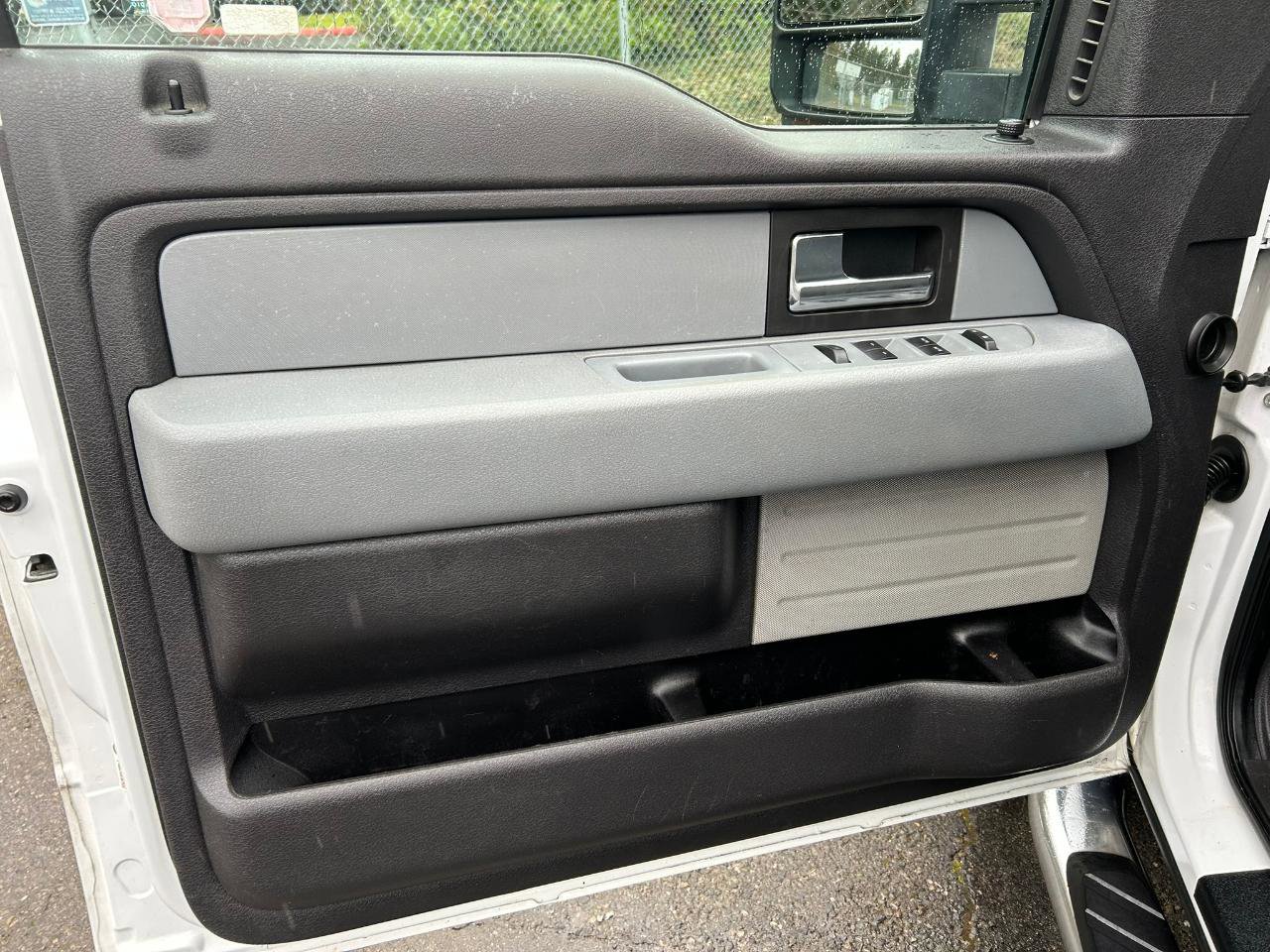 Used 2012 Ford F150 XLT w/ XTR Pkg image 11