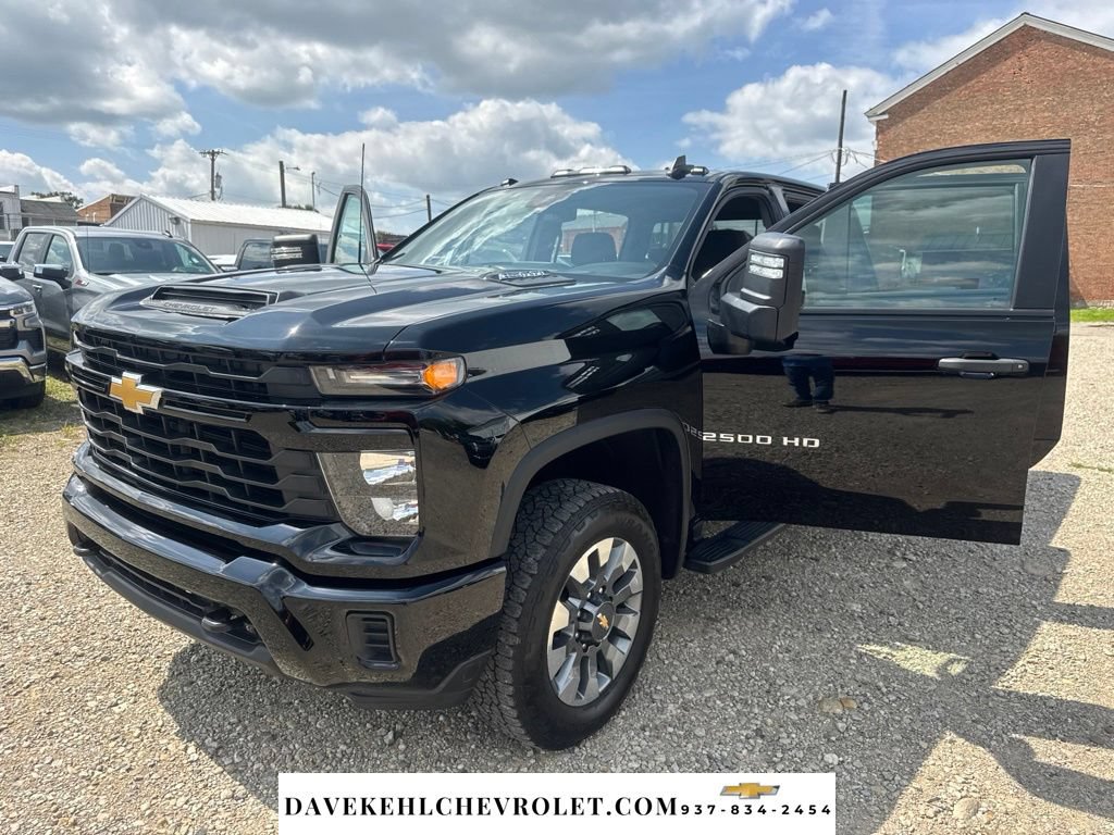 Used 2024 Chevrolet Silverado 2500 Custom w/ Custom Value Package AWD/4WD image 10