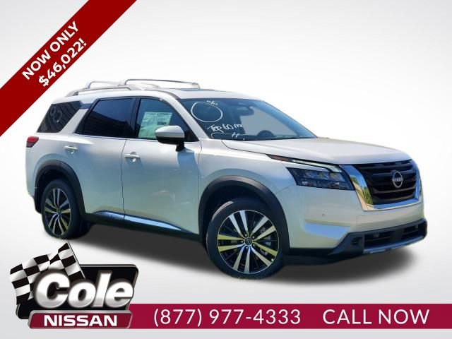 New 2025 Nissan Pathfinder Platinum w/ Cargo Package