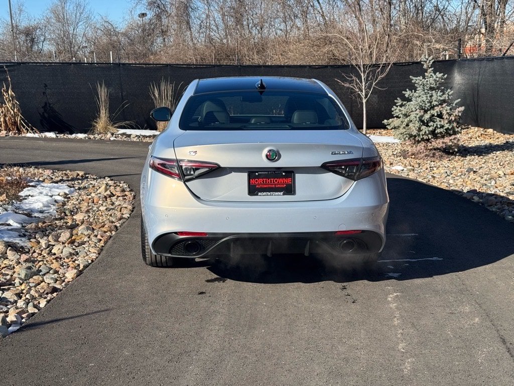 New 2025 Alfa Romeo Giulia AWD w/ Veloce Package AWD image 4