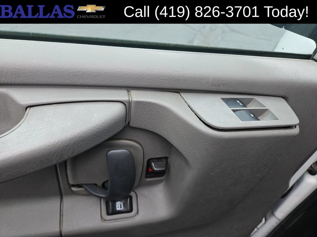 Used 2014 Chevrolet Express 2500 RWD image 24