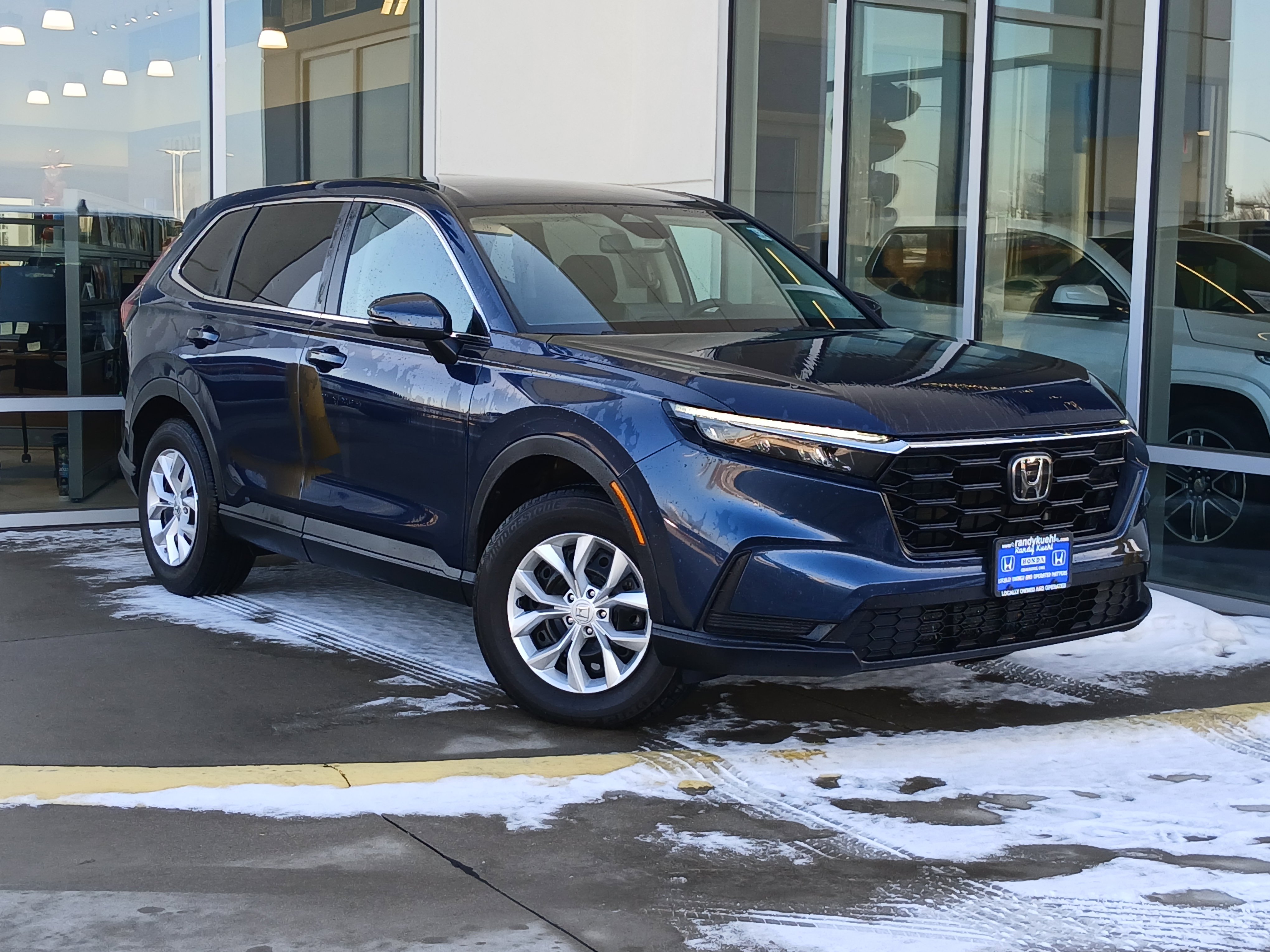 Used 2025 Honda CR-V LX image 2