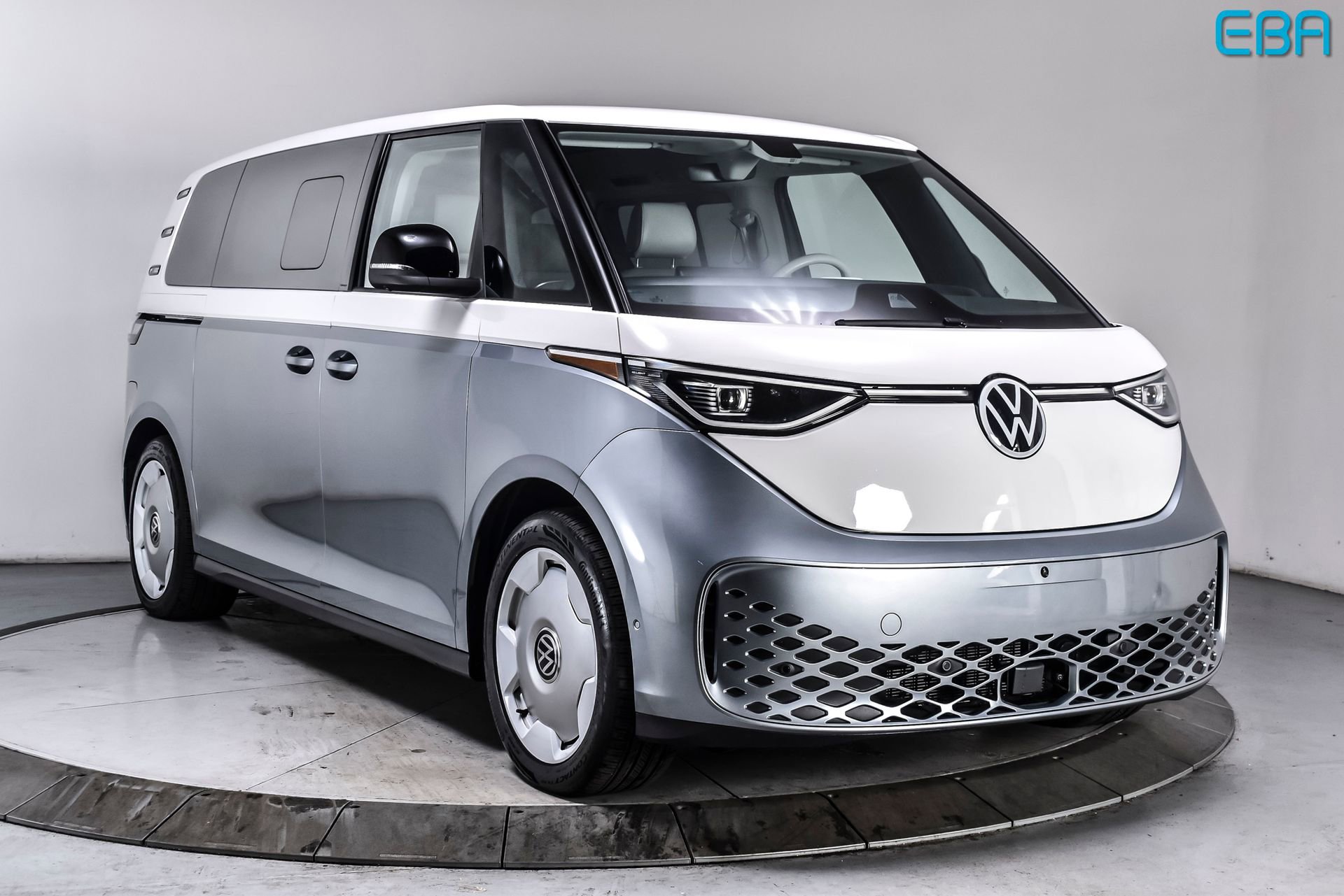 Used 2025 Volkswagen ID. Buzz 1st Edition RWD image 8