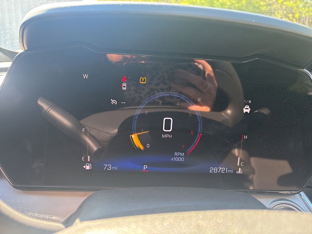 Used 2025 Chevrolet Trax LT image 2