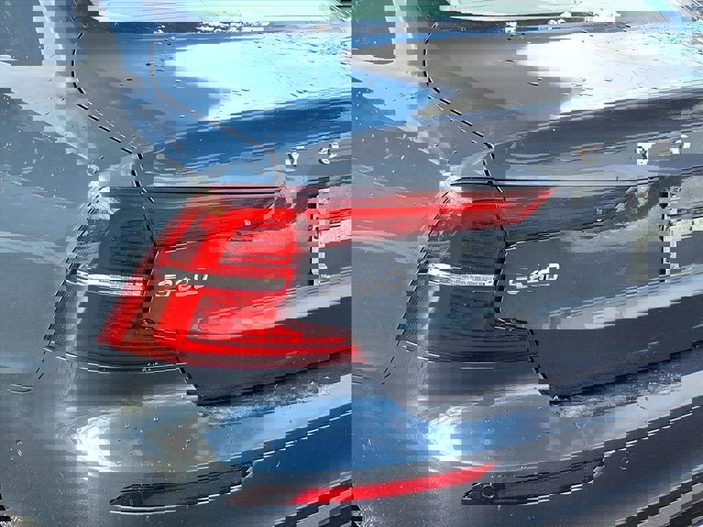 Used 2024 Volvo S60 B5 Plus image 48