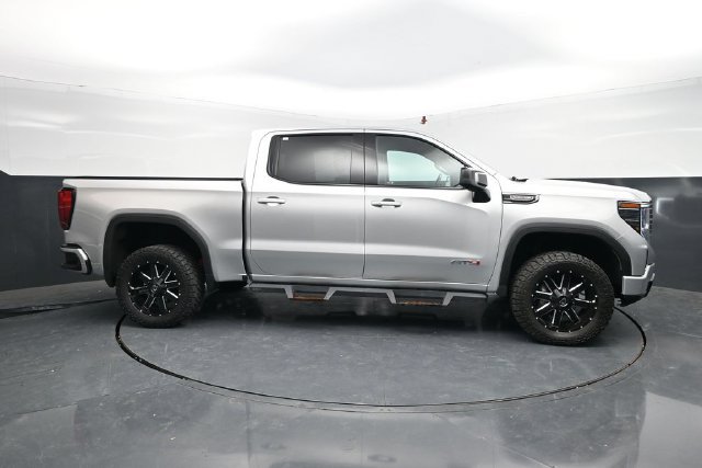 Used 2022 GMC Sierra 1500 AT4 w/ AT4 Preferred Package AWD/4WD image 4