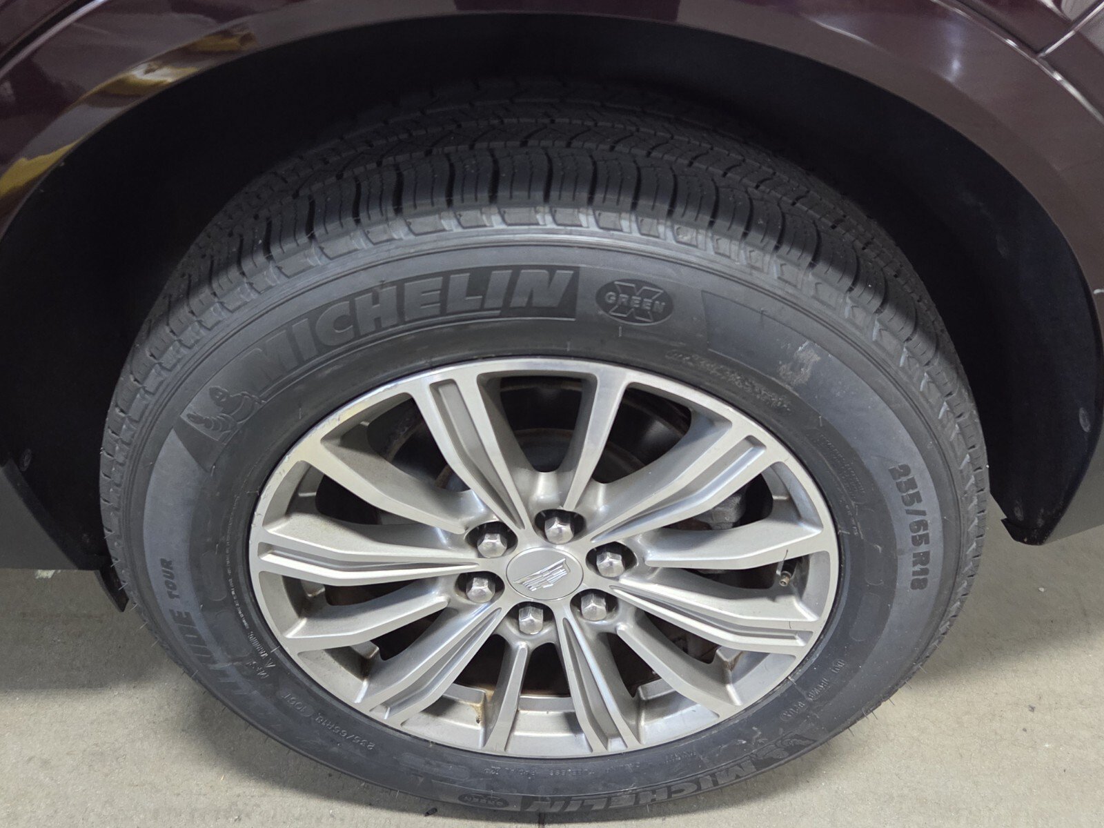 Used 2017 Cadillac XT5 Luxury w/ Driver Awareness Package FWD image 5