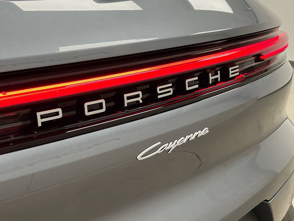 New 2026 Porsche Cayenne AWD/4WD image 34