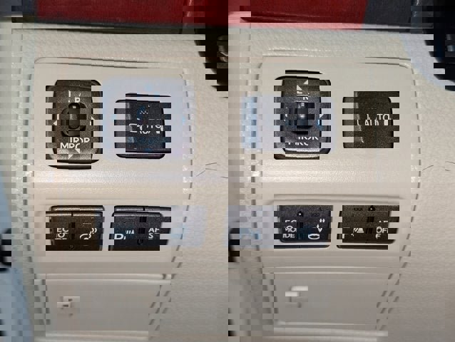 Used 2011 Lexus LS 460 AWD w/ Comfort Pkg image 32