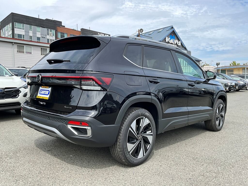 New 2025 Volkswagen Taos SE image 7