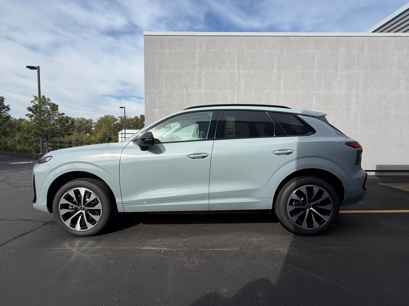 New 2026 Audi Q3 quattro 2.0T AWD/4WD image 2
