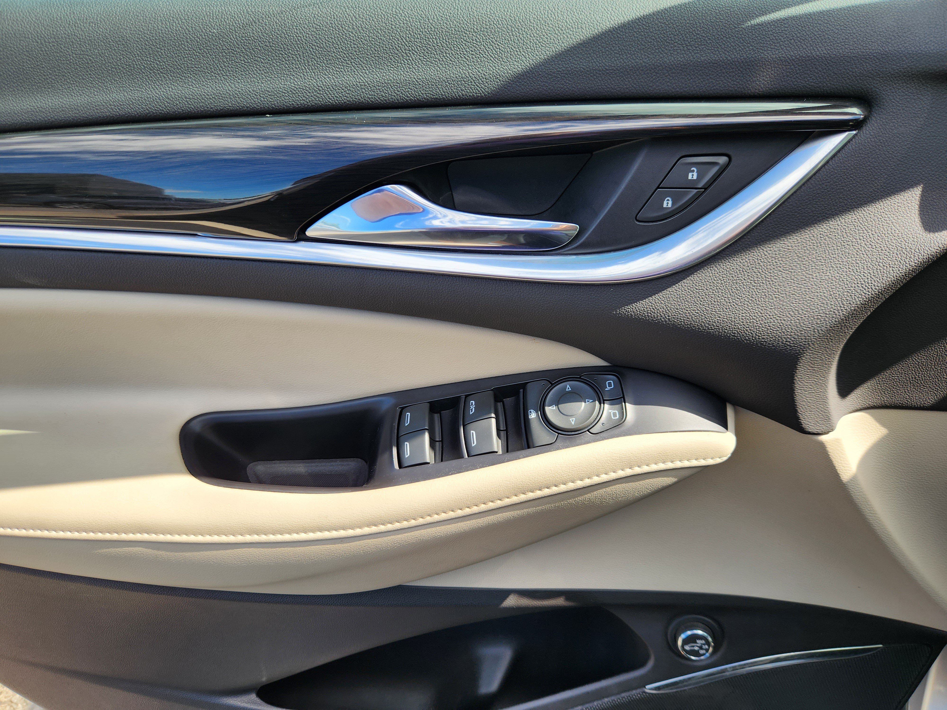 Used 2018 Buick Enclave Essence FWD image 18