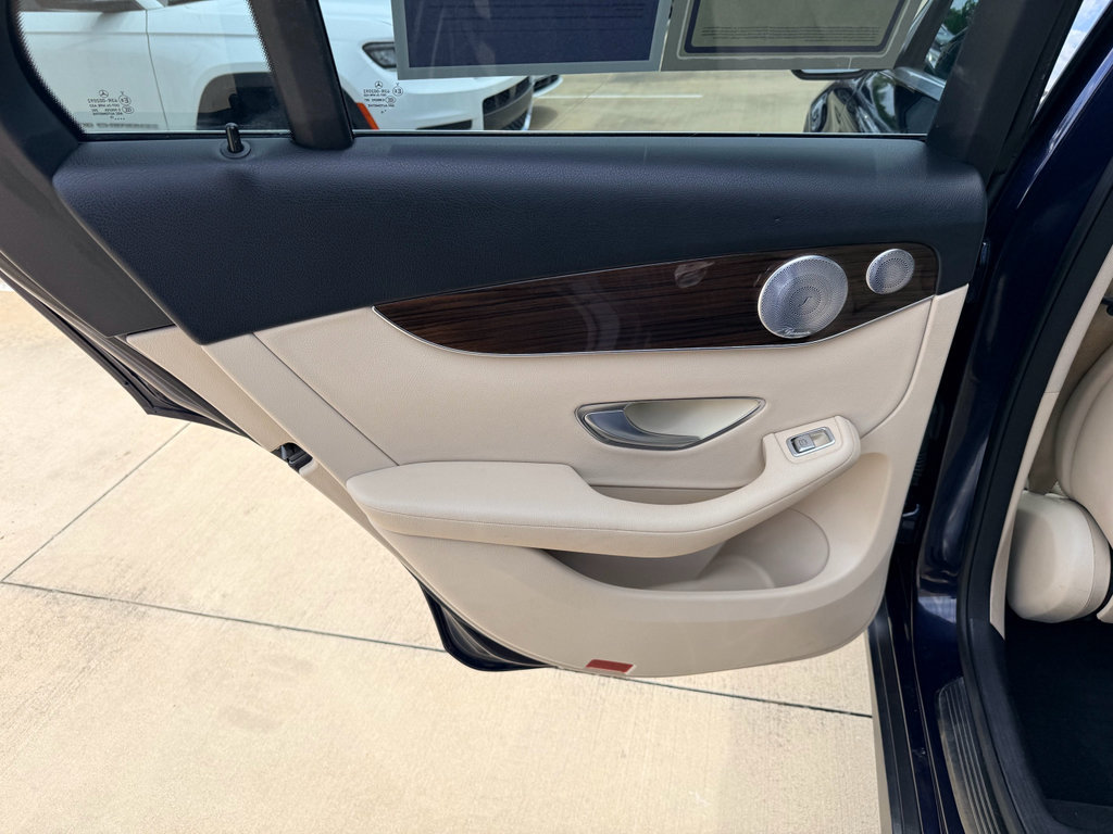 Used 2016 Mercedes-Benz GLC 300 image 25