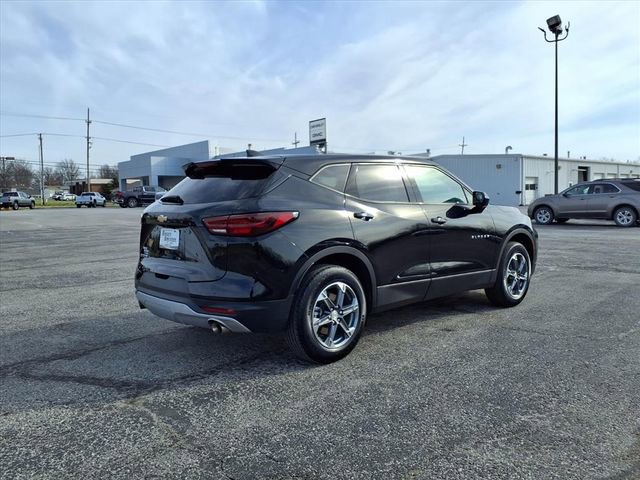 Used 2025 Chevrolet Blazer LT FWD image 17