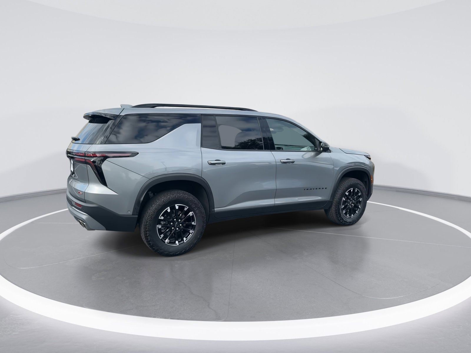 Used 2024 Chevrolet Traverse Z71 w/ Enhanced Driving Package image 9