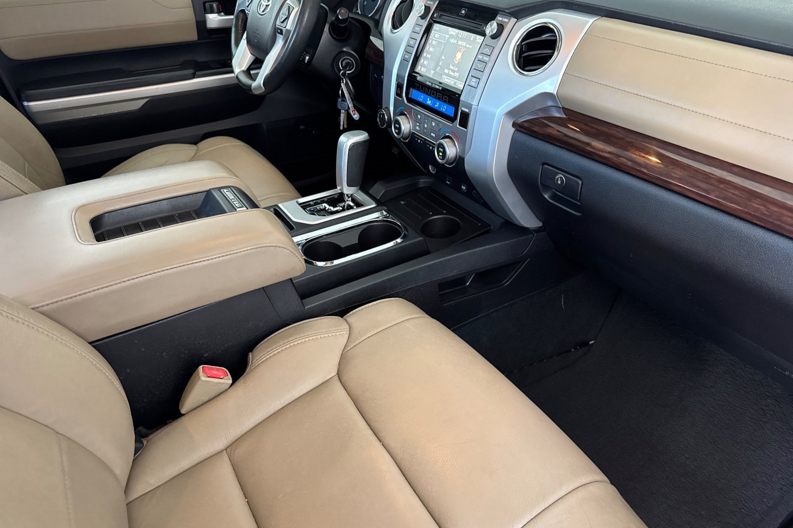 Used 2016 Toyota Tundra Limited w/ Limited Premium Package AWD/4WD image 33