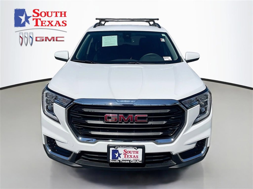 Used 2022 GMC Terrain SLE w/ Driver Convenience Package image 1