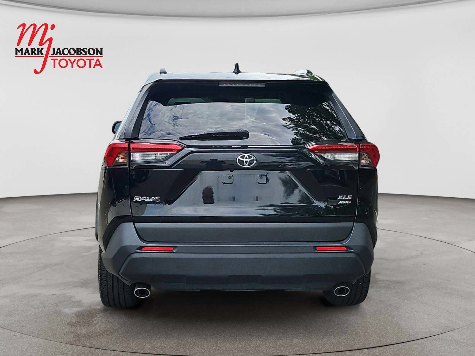 Used 2019 Toyota RAV4 XLE Premium w/ All Weather Liner Package AWD/4WD image 10