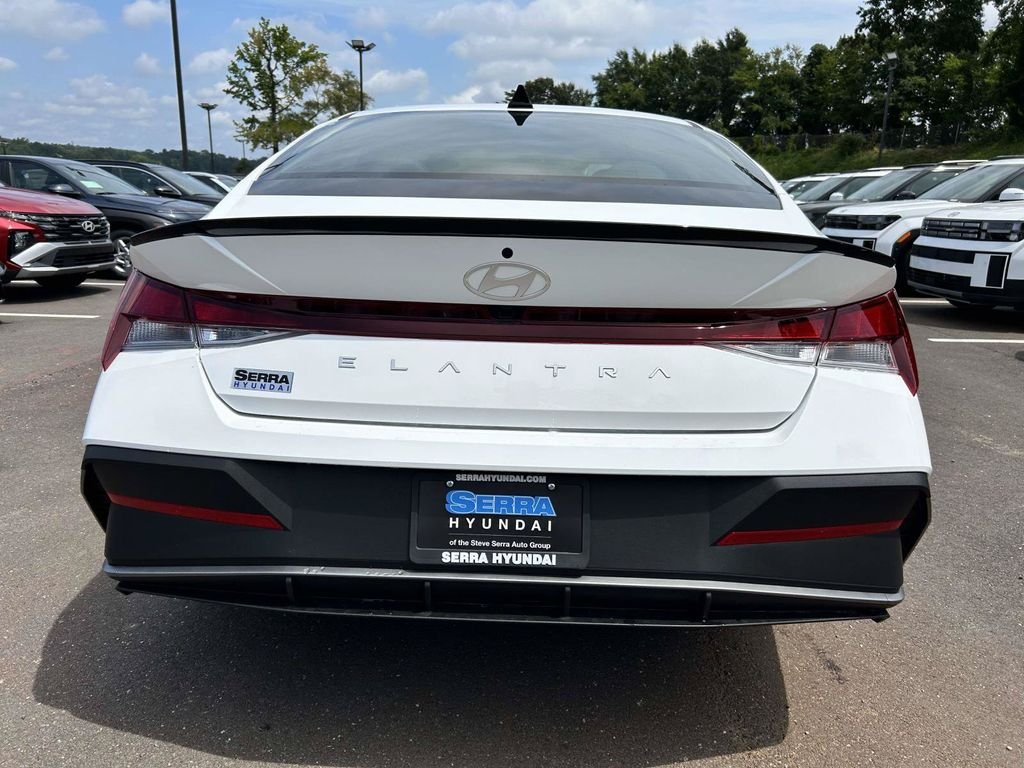 New 2026 Hyundai Elantra SEL Sport FWD image 24