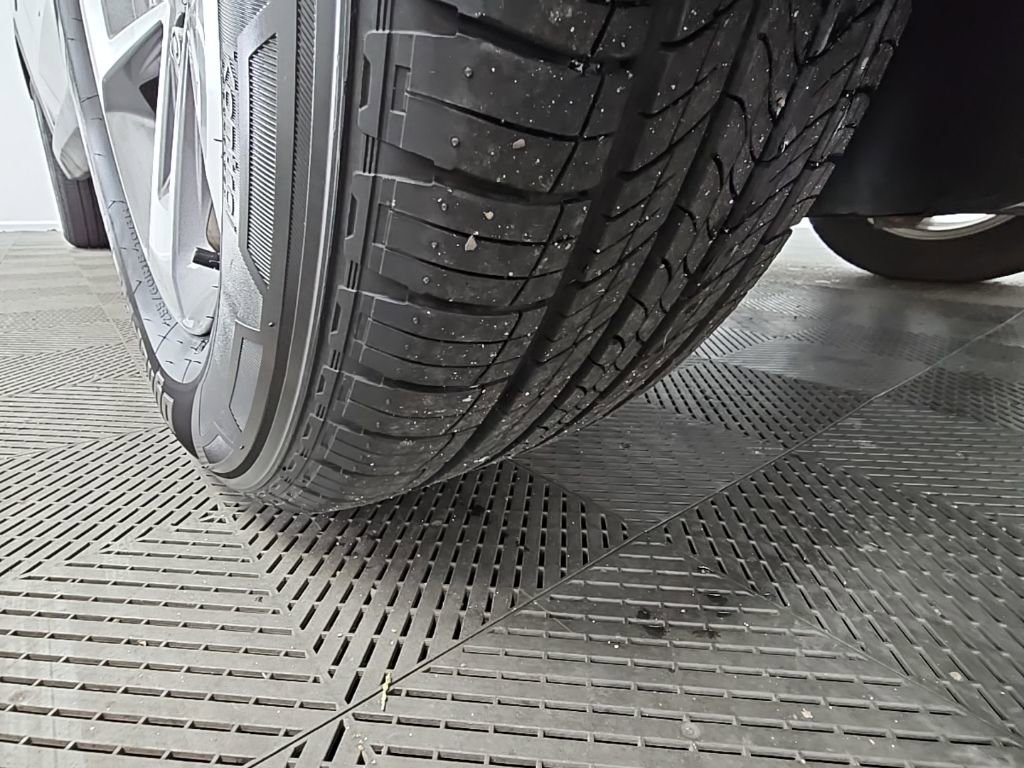 Used 2025 Honda Pilot EX-L image 48