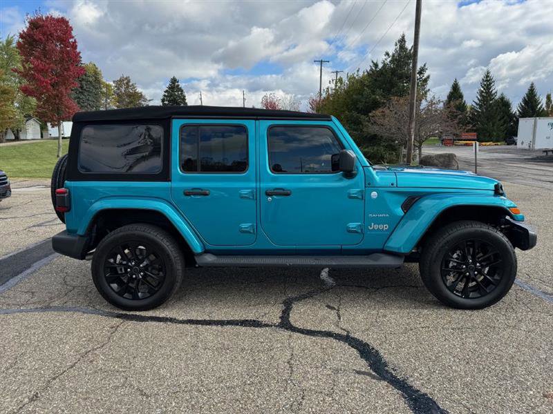 Used 2024 Jeep Wrangler Sahara image 4