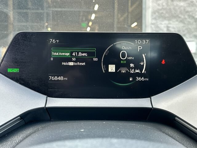 Used 2024 Toyota Prius LE FWD image 29