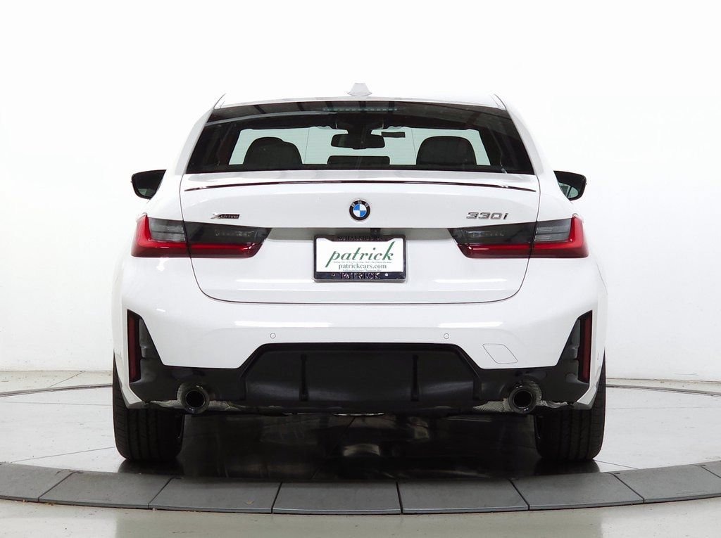 Used 2026 BMW 330i xDrive Sedan w/ M Sport Package AWD/4WD image 6