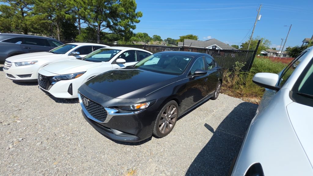 Used 2020 MAZDA MAZDA3 Sedan w/ Select Package FWD image 3