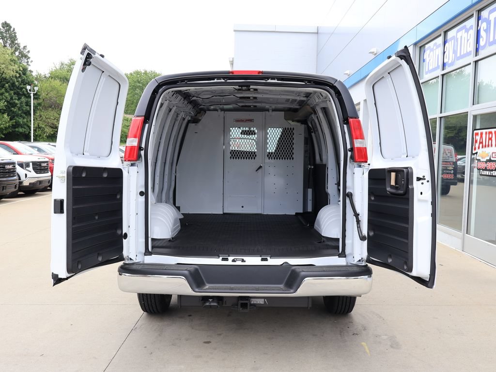 New 2026 GMC Savana 2500 w/ Enhanced Convenience Package RWD image 21