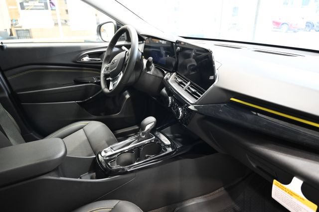 New 2026 Chevrolet Trax ACTIV w/ Sunroof Package FWD image 13