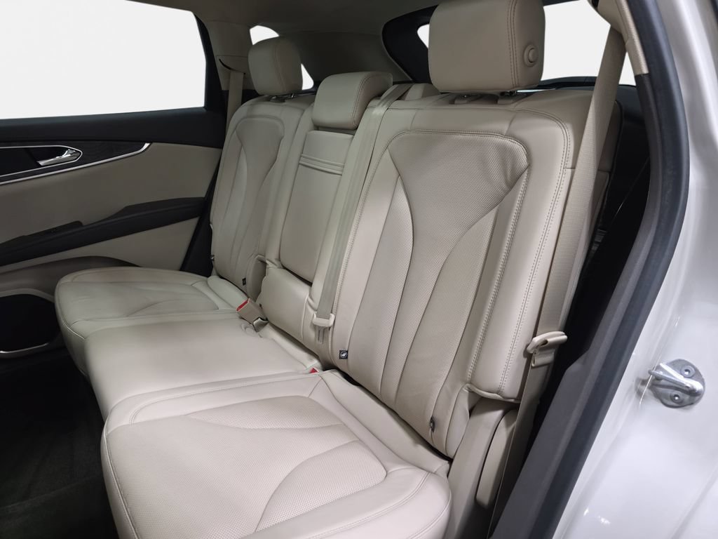 Used 2020 Lincoln Nautilus Reserve AWD/4WD image 13