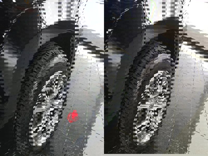 Used 2012 Jeep Grand Cherokee SRT8 w/ Luxury Group II image 42