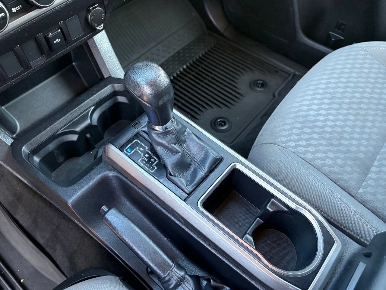 Used 2022 Toyota Tacoma SR5 AWD/4WD image 18