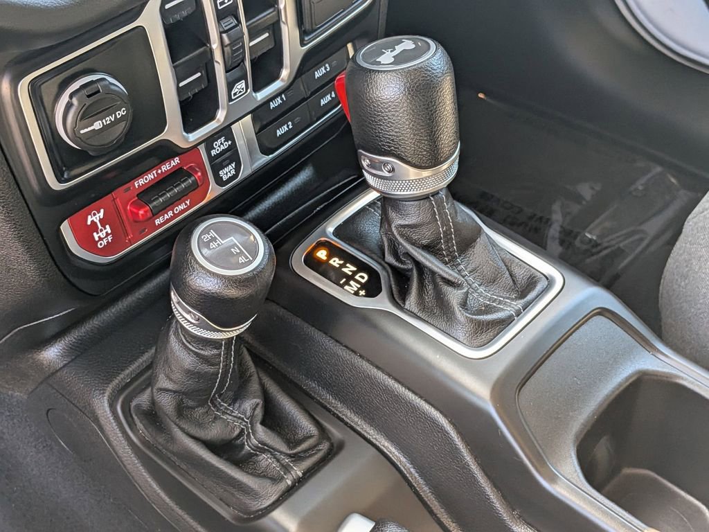 Used 2025 Jeep Wrangler Unlimited Rubicon w/ Convenience Group image 21