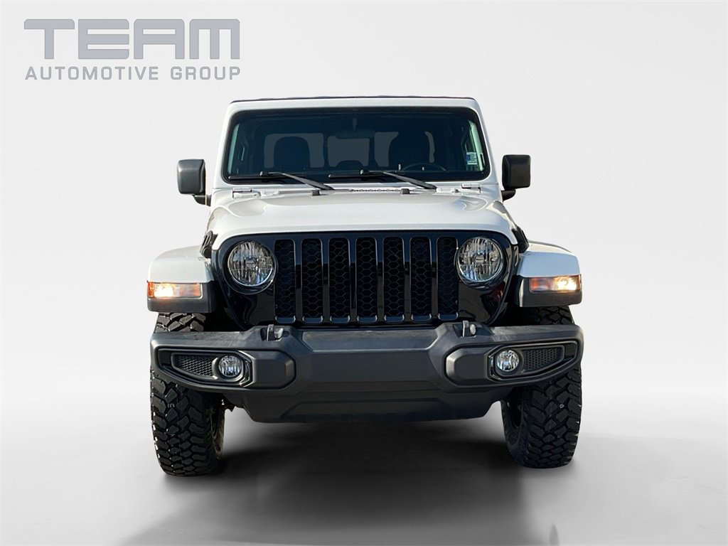 Used 2022 Jeep Gladiator Willys image 2