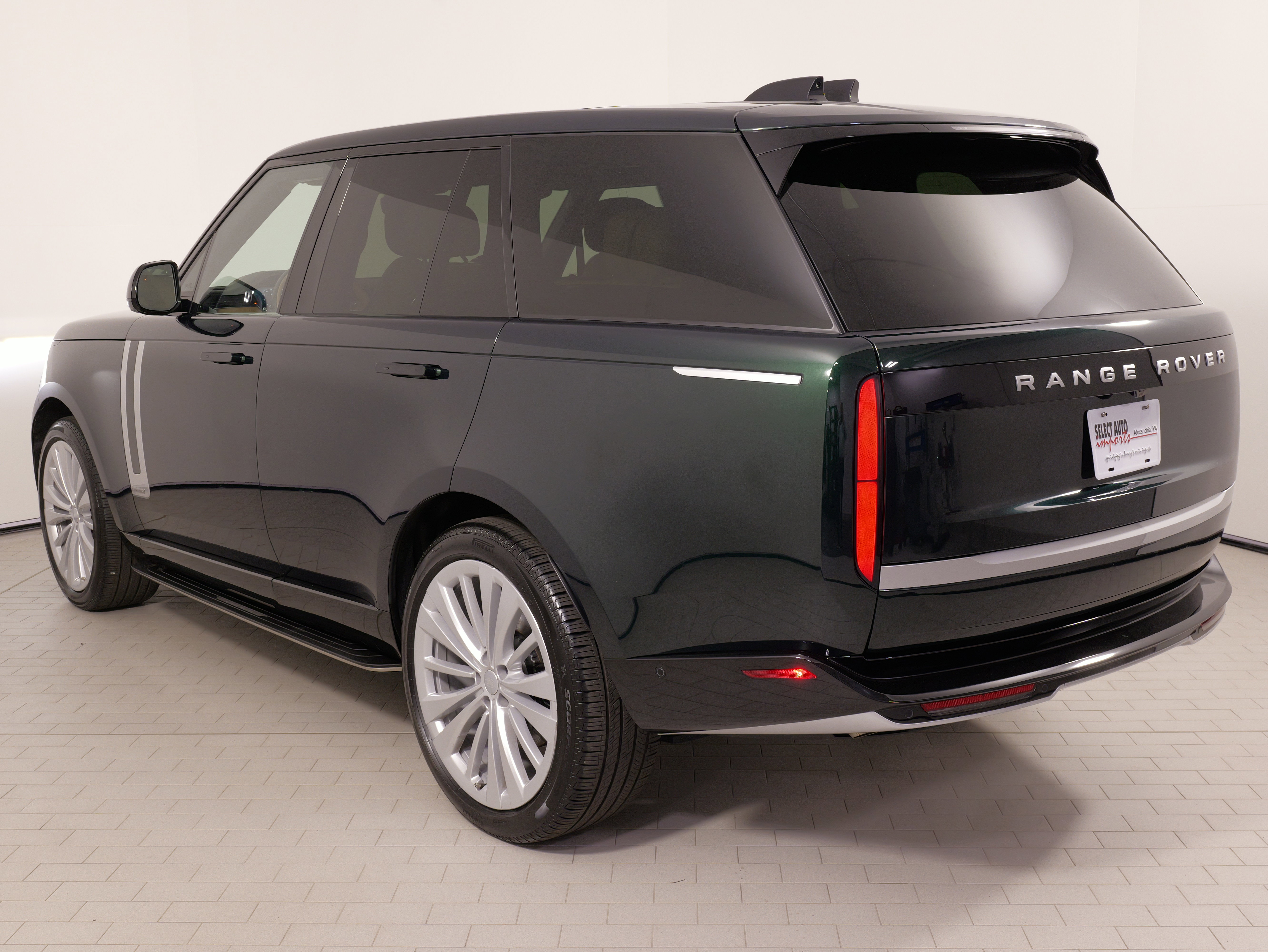 Used 2025 Land Rover Range Rover Autobiography image 14