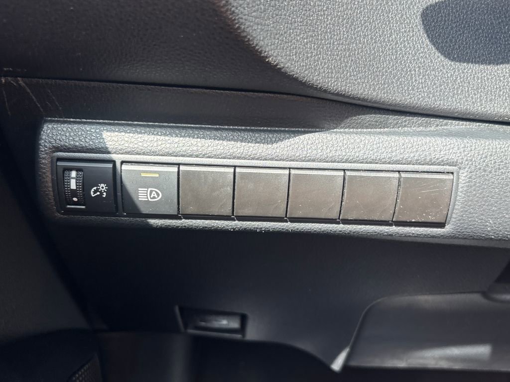 Used 2024 Toyota Corolla LE image 21