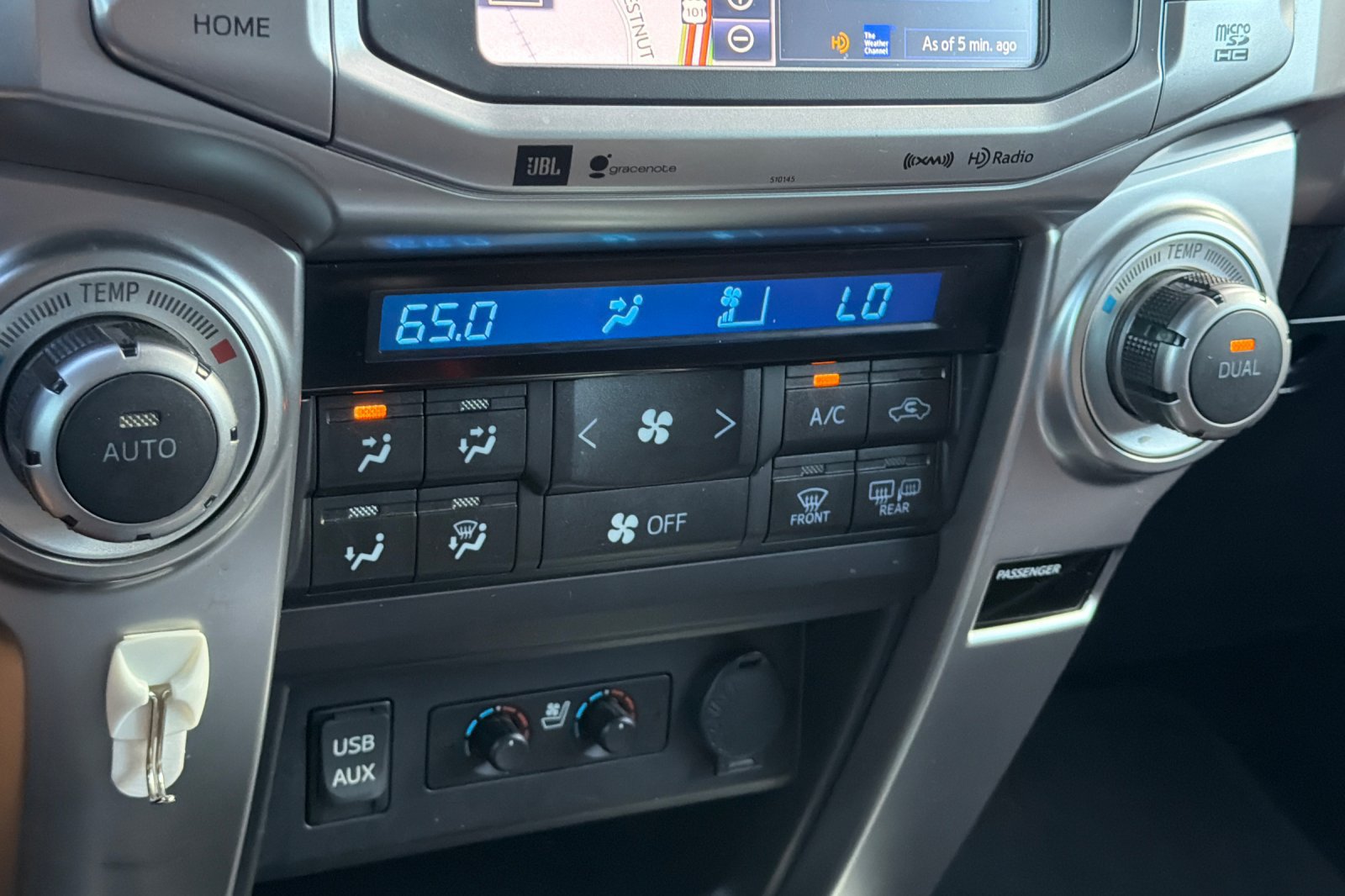 Used 2016 Toyota 4Runner Limited AWD/4WD image 25